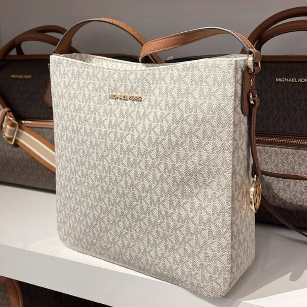 Michael Kors Jet Set Travel Large Messenger Crossbody Bag Vanilla